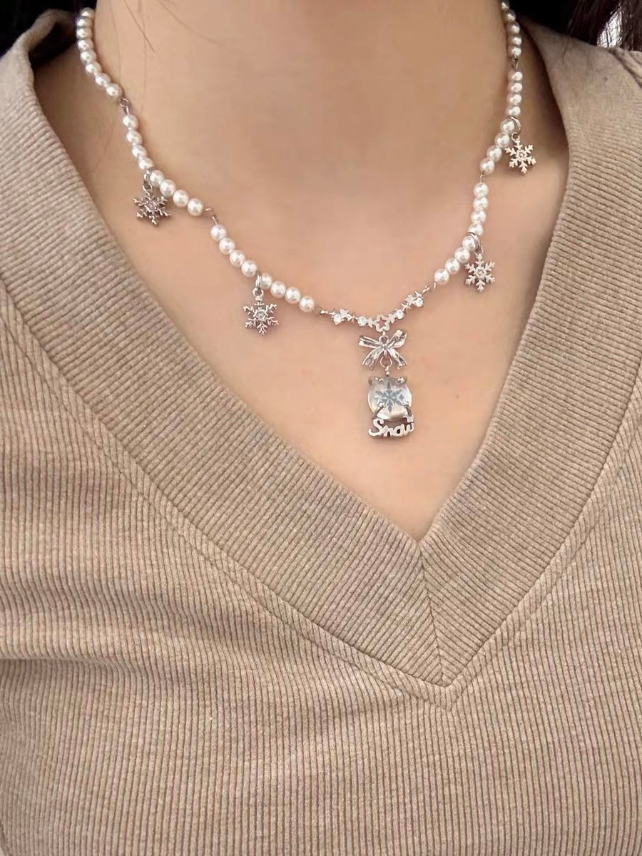 Snowflakes & Pearl 18K Platinum Plating Crystal Ball Necklace