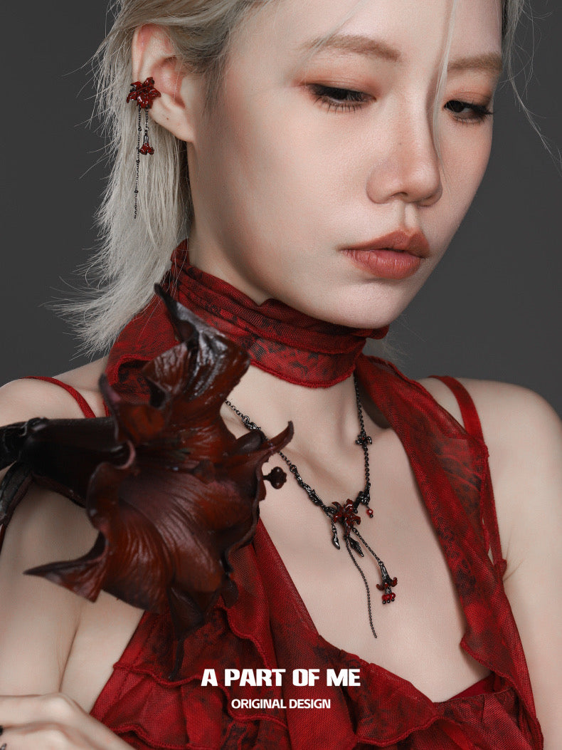 Datura Collection 18K Black Gold Plated Necklace