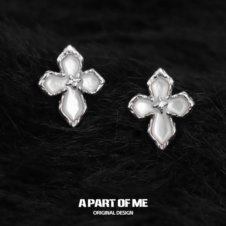 Stigmata S925 Sterling Silver Natural Shell Stud Earrings