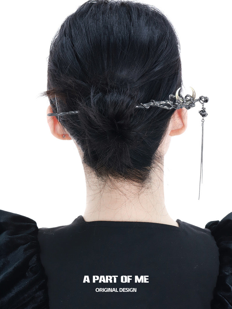 Dark Moon 18K Black Platinum Plating Natural Shell Tassel Hairpin