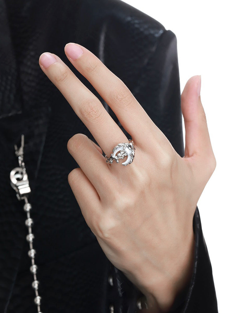 Moon in the Clouds S925 Sterling Silver Natural Shell Moon Ring