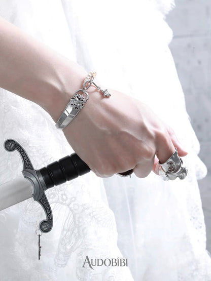The Knight 18K Platinum Plating Fleur de lis Pearl Half Bangle