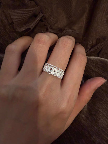 Dreaming in Lace 18K Platinum Plated S925 Silver Lace Ring