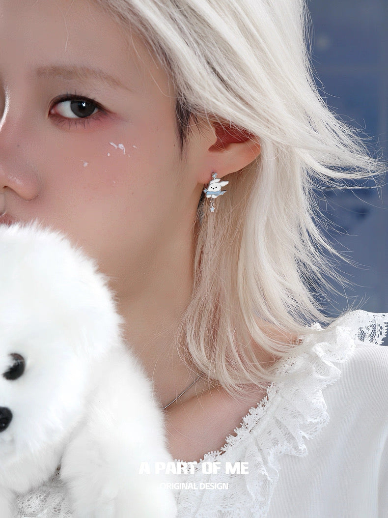 Snowy Black Cat & White Dog 18K Platinum Plating Huggies Earrings