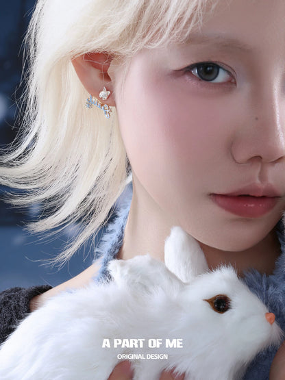 Snow Bunny Platinum Plating Detachable Snowflakes Earrings