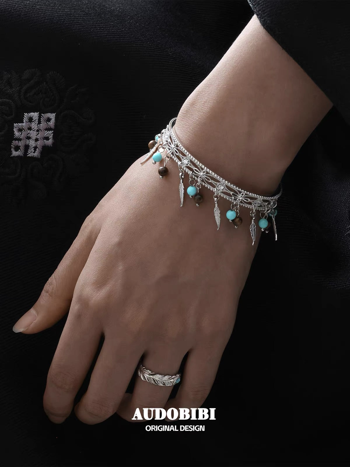Plum Collection 18K Platinum Plating Tibet Style Feather Bangle