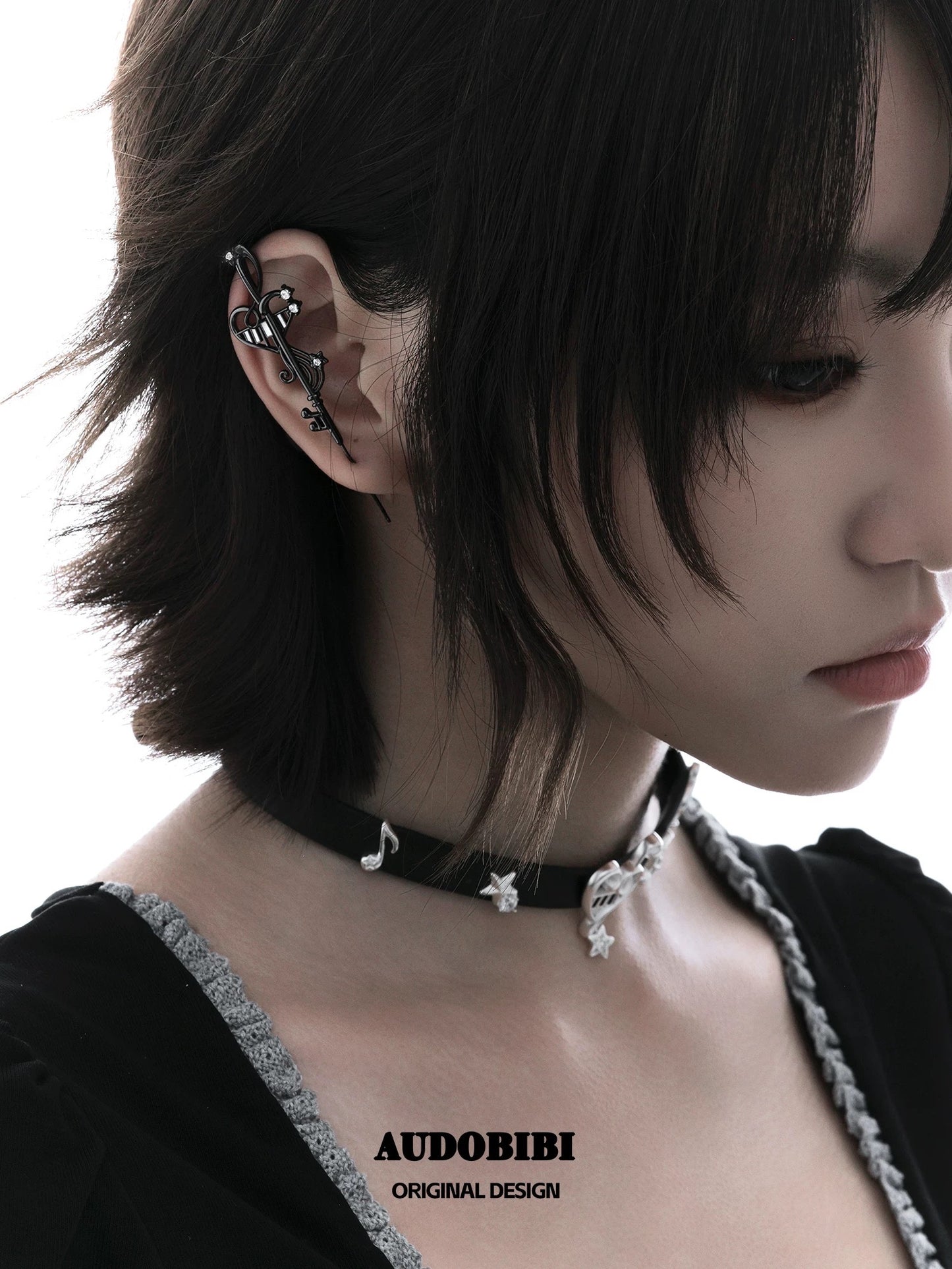 Melody Etude 18K Platinum/Black Plating Piano Keys Needle Earrings