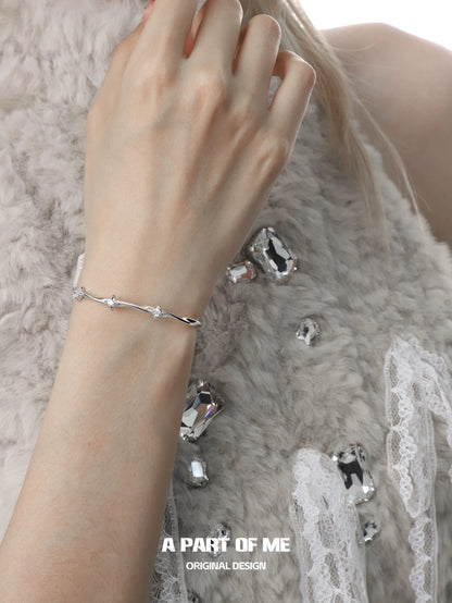 Mobius Loop S925 Sterling Silver Four Point Star Bangle