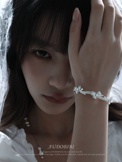Dreaming in Lace 18K Platinum Plating Ribbon Bangle