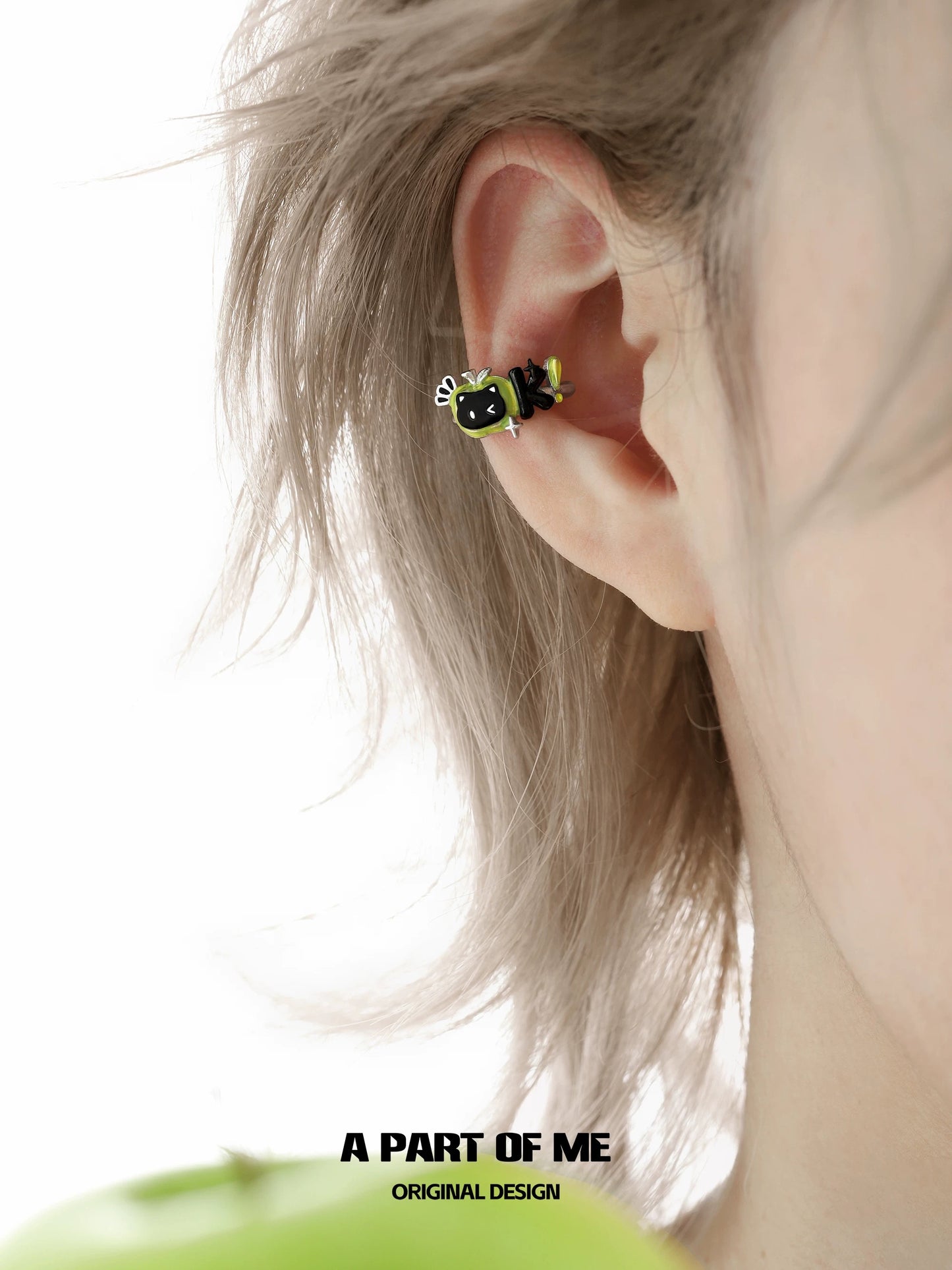 Apple Cat 18K Platinum Plating Black Cat & Green Apple Ear Cuffs