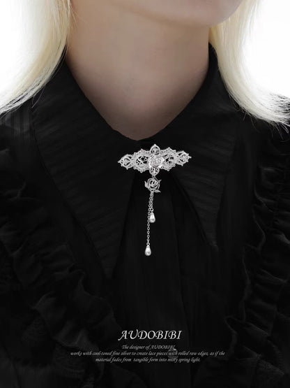Dreaming in Lace Platinum Plating Rose & Pearl Brooch