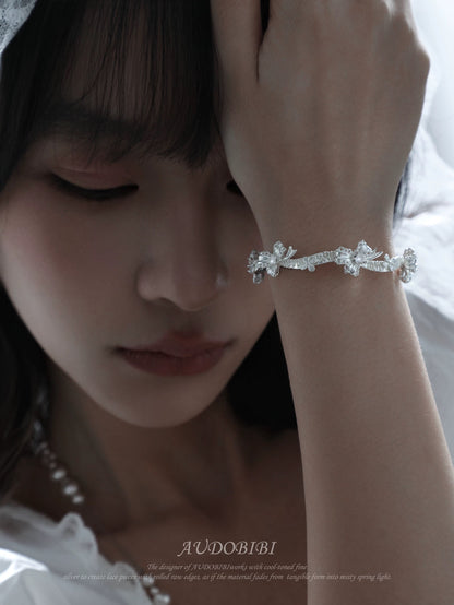 Dreaming in Lace 18K Platinum Plating Ribbon Bangle