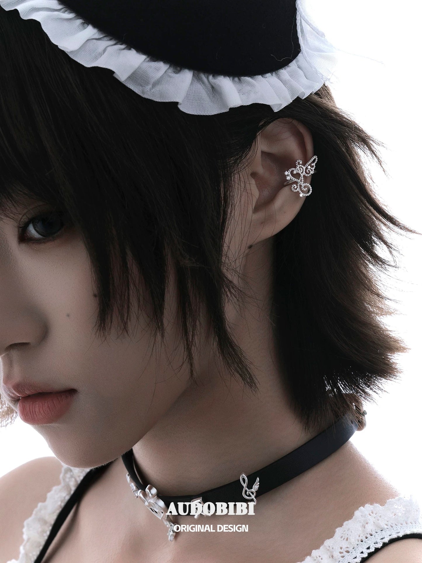 Melody Etude 18K Platinum Plating Heart Shaped Note “108 Steps in the Music Room” Earrcuffs