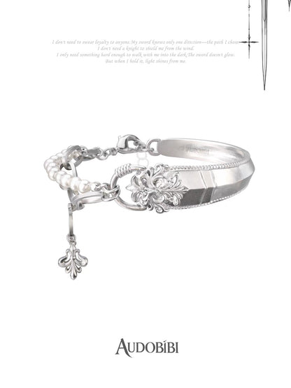 The Knight 18K Platinum Plating Fleur de lis Pearl Half Bangle