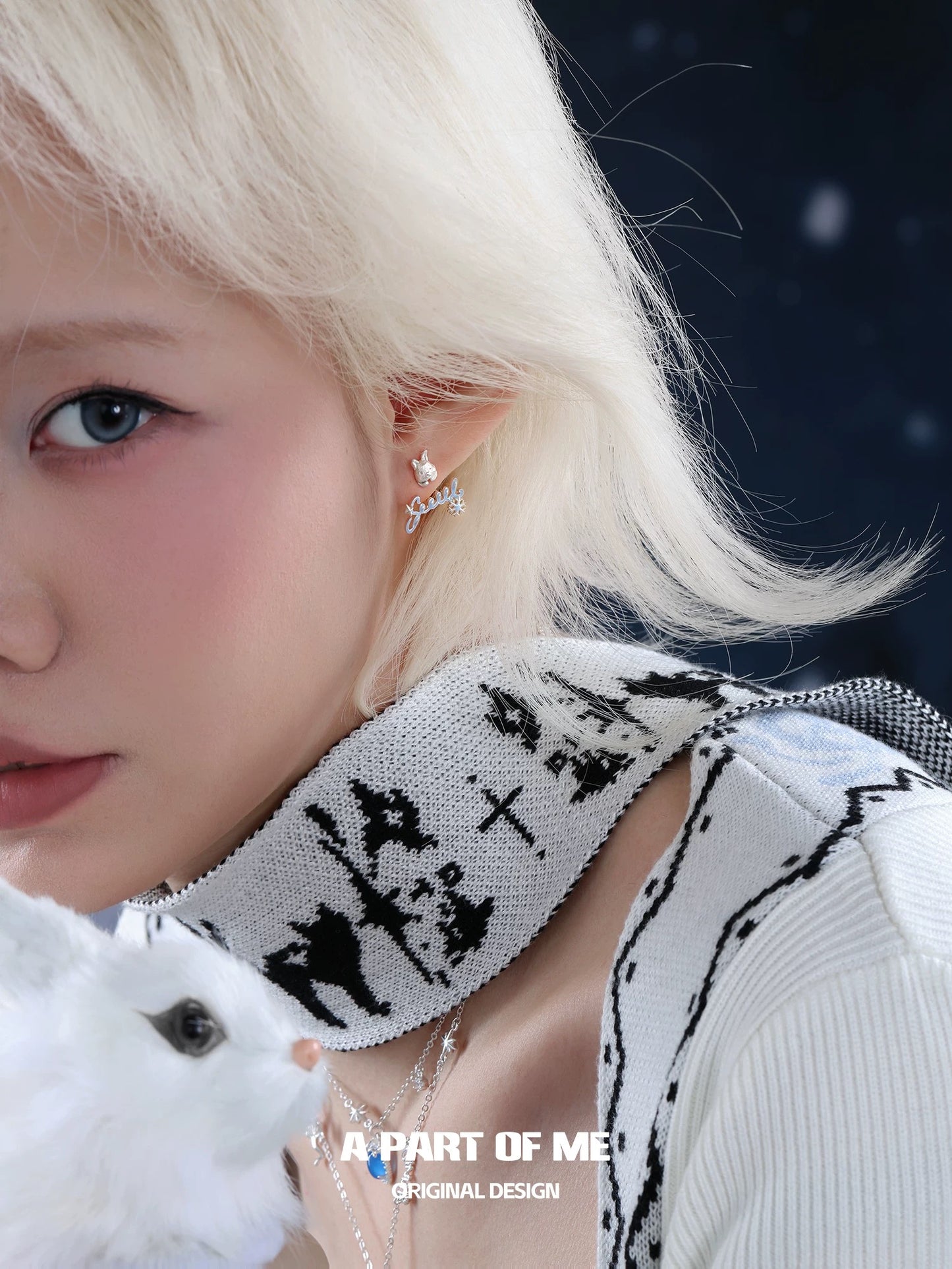 Snow Bunny Platinum Plating Detachable Snowflakes Earrings