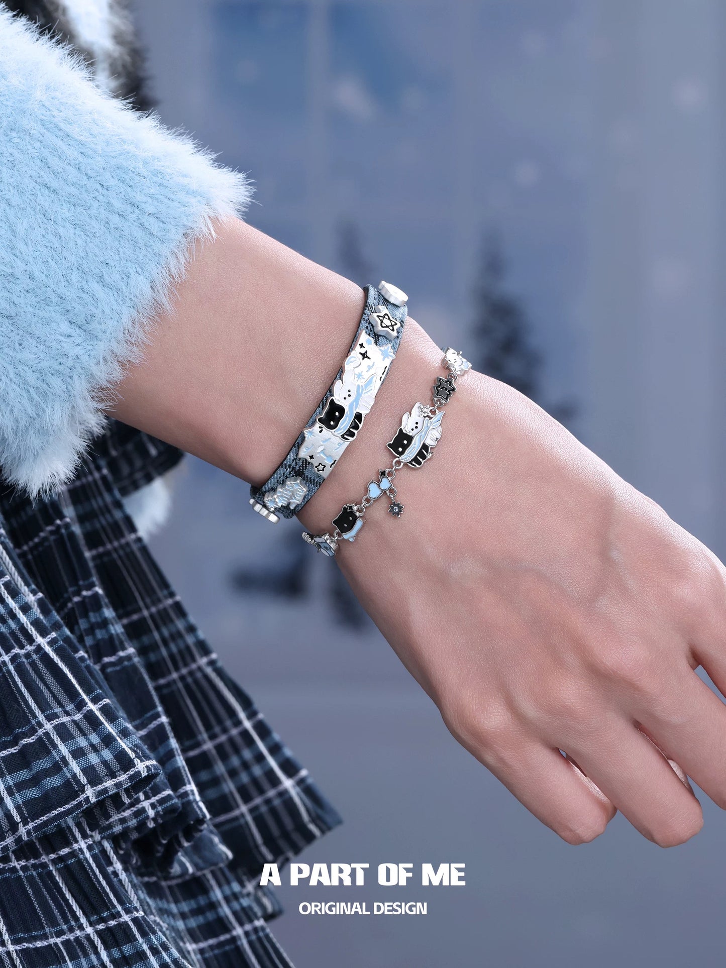 Snowy Black Cat & White Dog 18K Platinum Plating Slider Bracelet