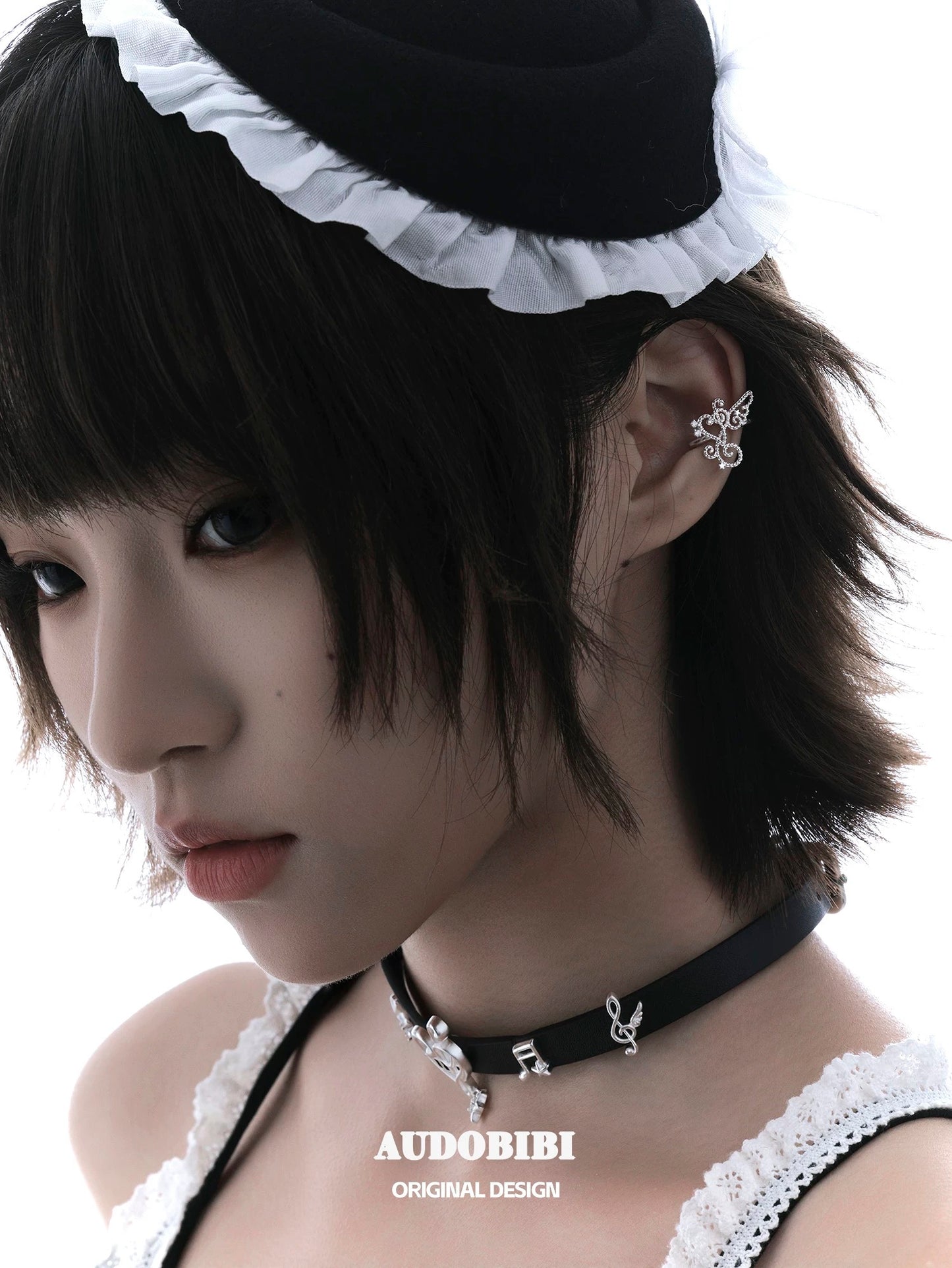Melody Etude 18K Platinum Plating Heart Shaped Note “108 Steps in the Music Room” Earrcuffs