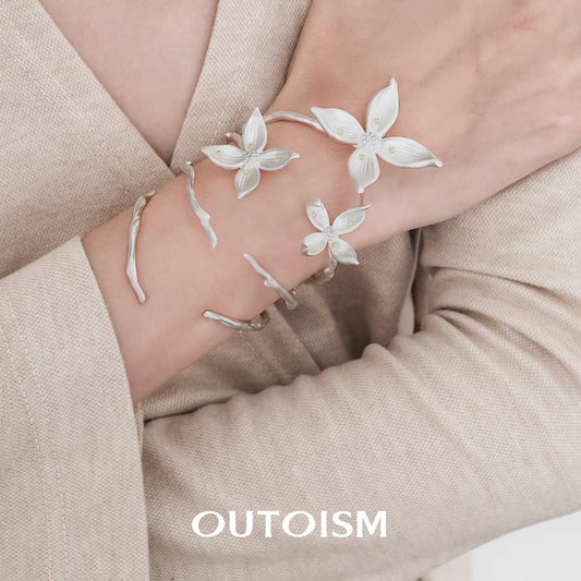 Cornus Kousa Silver-plated Flourish Bangle