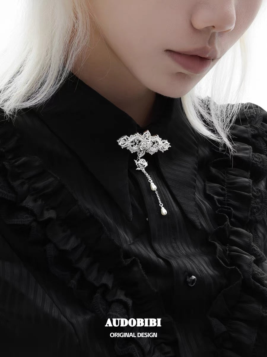 Dreaming in Lace Platinum Plating Rose & Pearl Brooch