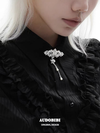 Dreaming in Lace Platinum Plating Rose & Pearl Brooch