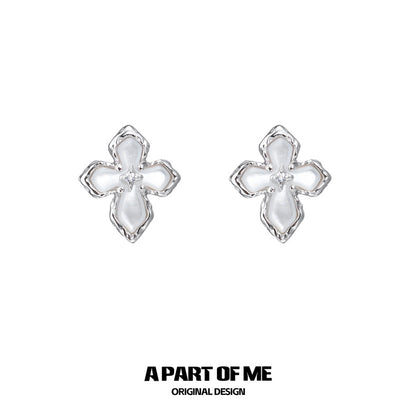 Stigmata S925 Sterling Silver Natural Shell Stud Earrings
