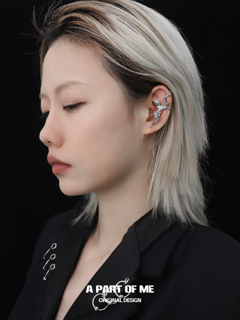 Fishtail Dart (Rafayel's Version) 18K Platinum Plating Needle Earrings