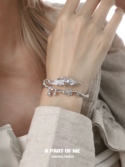 Palpitate 18K Platinum Platinum Feather Bangle