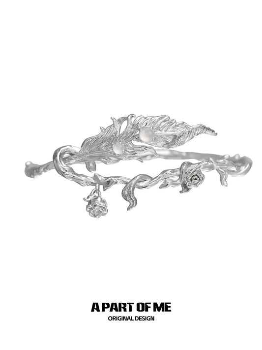 Palpitate 18K Platinum Platinum Feather Bangle