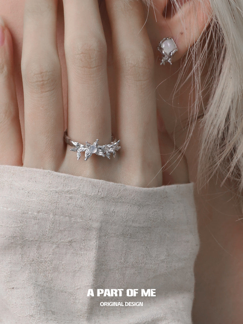 Butterfly Silhouette S925 Sterling Silver White Agate Butterfly Resizable Ring