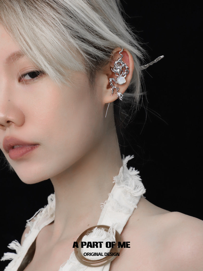 The Fortune Dragon 18K Platinum Plating Natural Shell Needle Earring