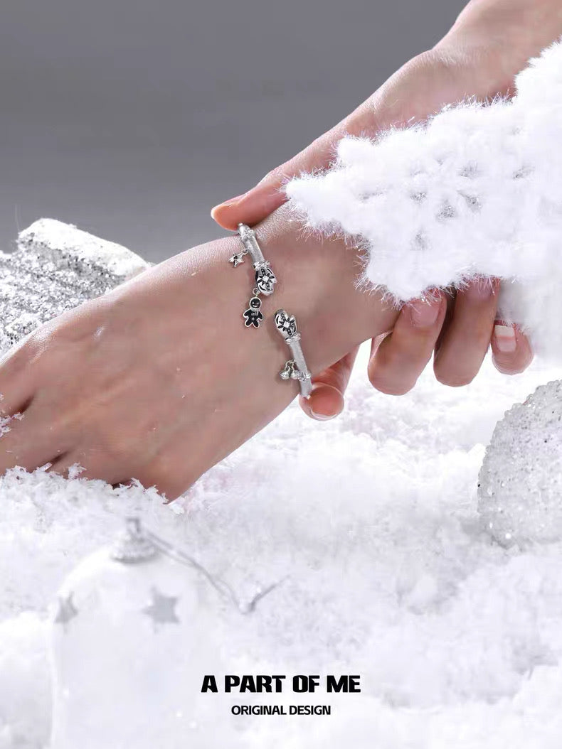 Gingerbread 18K Platinum Plating Hello Winter Bangle