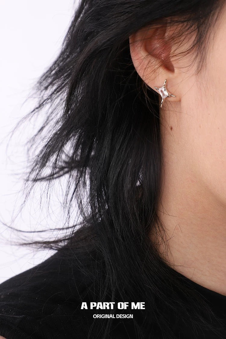 Unique Villain S925 Sterling Silver Irregular Four-Pointed Star Zircon Stud Earrings