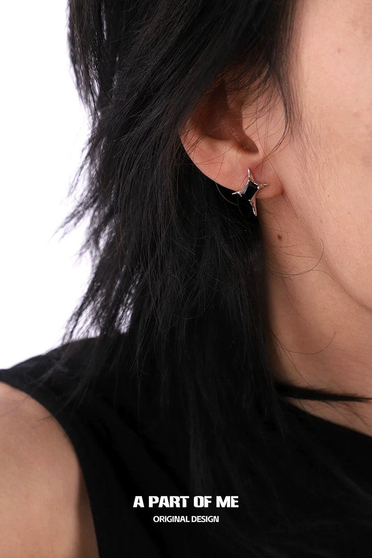 Unique Villain S925 Sterling Silver Irregular Four-Pointed Star Zircon Stud Earrings