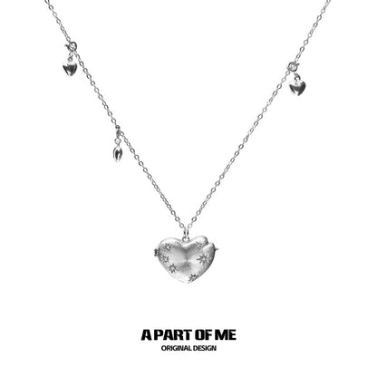 The Winter Kitten 18K Platinum Plating Flip Heart Pendant Necklace