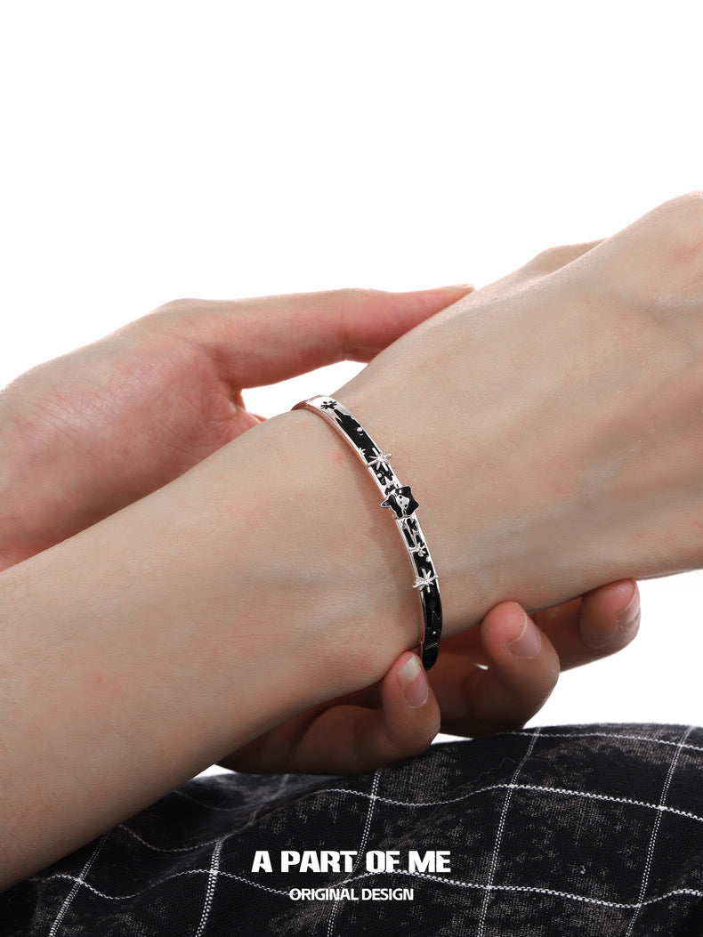 The Winter Kitten S925 Sterling Silver Cat Bangle