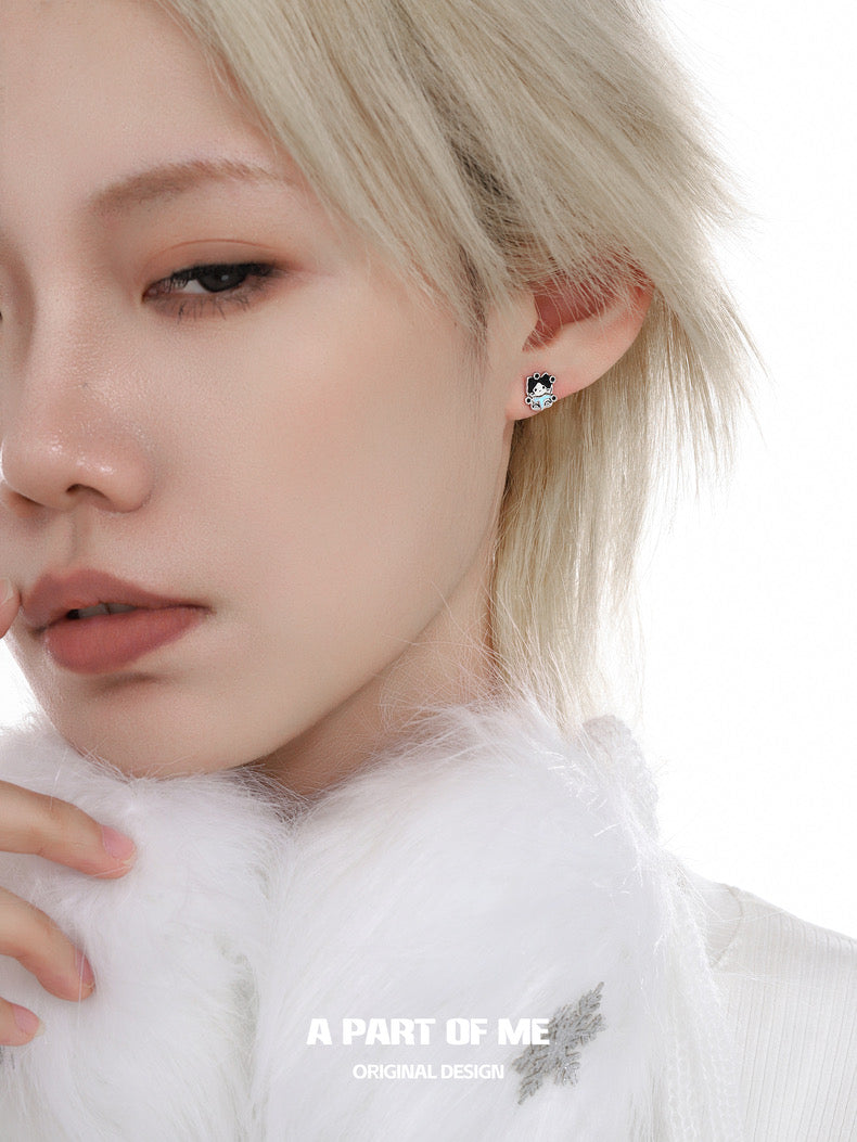 The Winter Kitten 18K Platinum Plating Stud Earrings