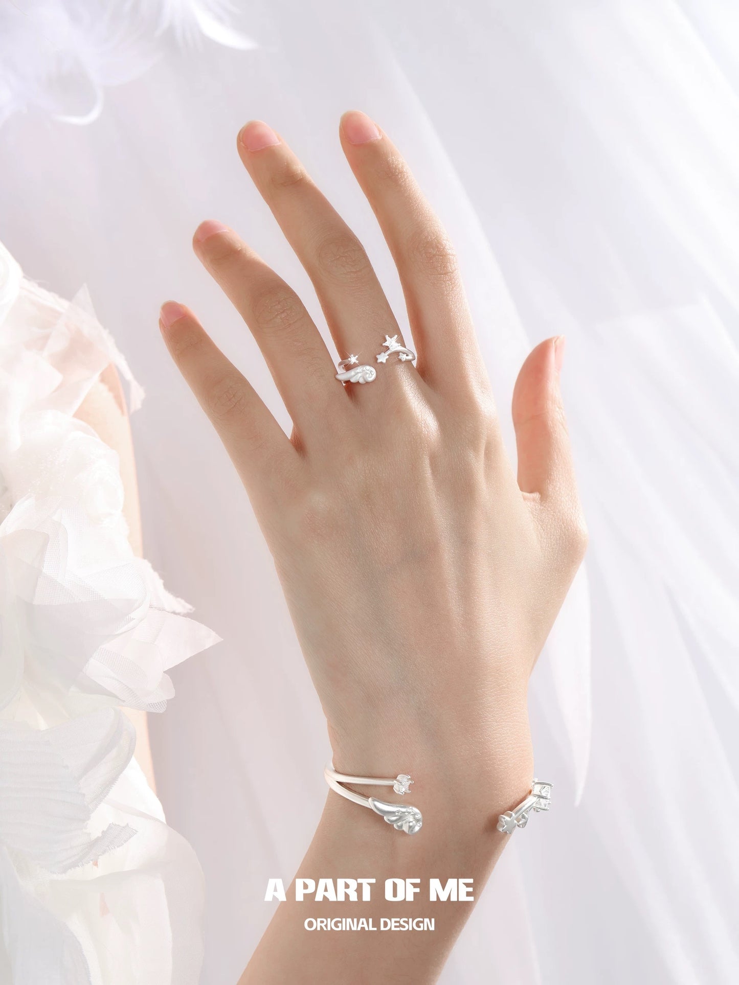 Angel Dream 18K Platinum Plating Angel Wings Bangle